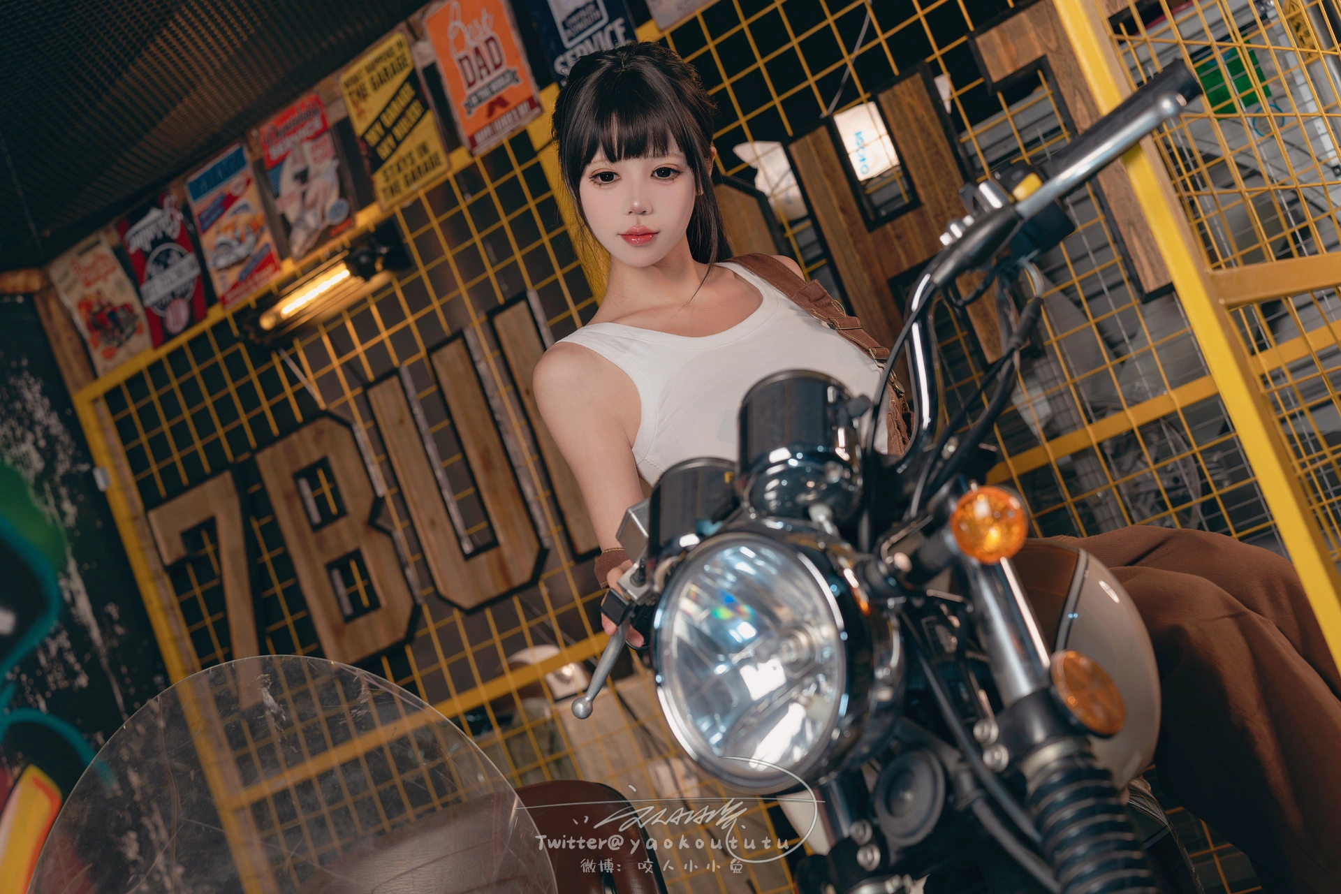咬一口兔娘(黏黏团子兔) – NO.125 24.1月 机车修理工 Shake it 1